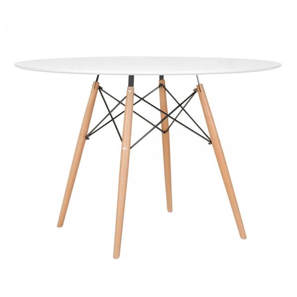 Mesa branco com cadeiras nude