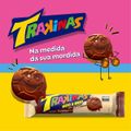 biscoito-recheado-trakinas-meio-a-meio-chocolate-ao-leite-e-branco-126g-4.jpg