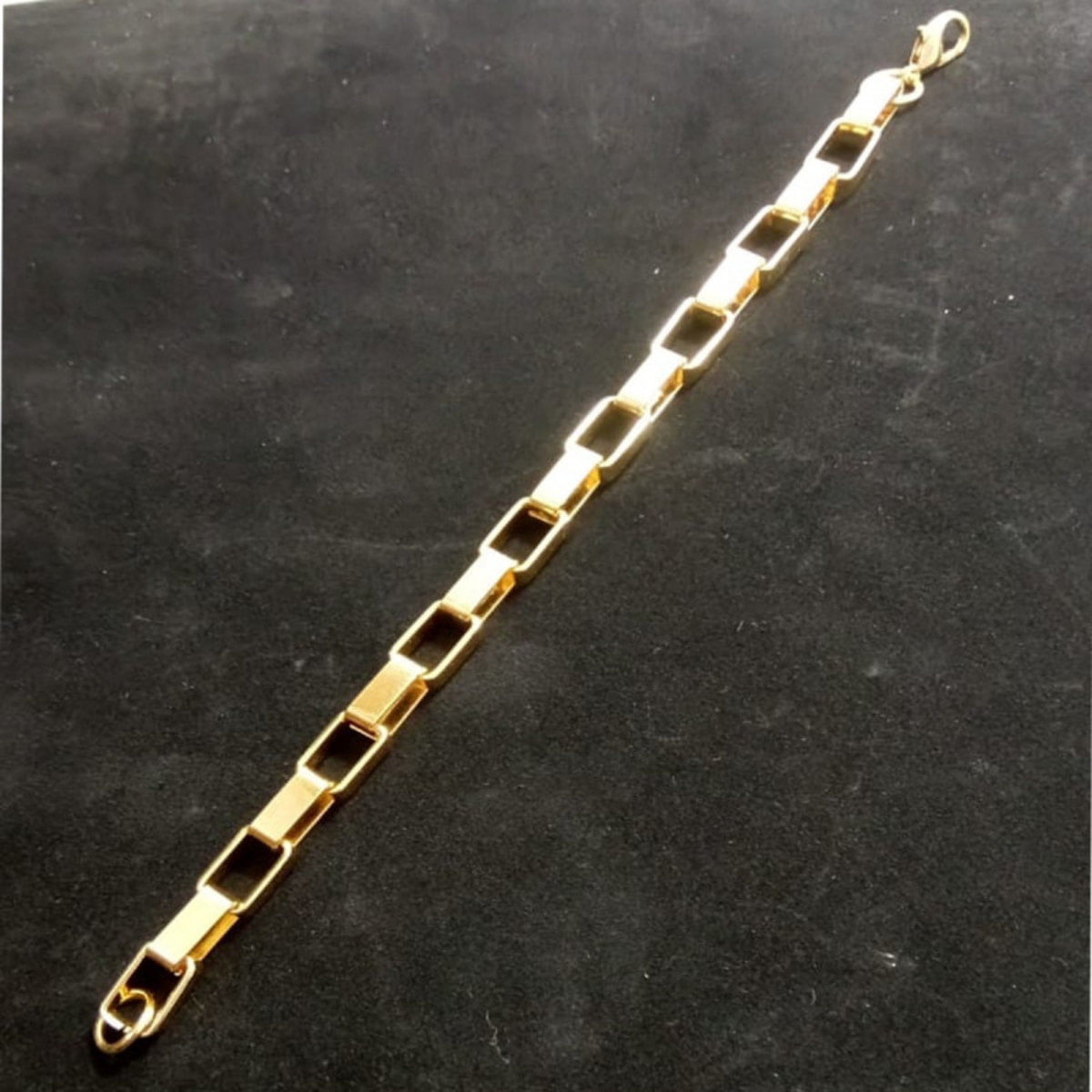 Pulseira Banhada Ouro 18K Cadeado Grossa Dourada