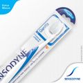 escova-dental-extra-macia-gentle-sensodyne-1-unidade-3.jpg